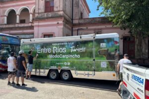 La Oficina Móvil de Turismo inició su recorrido de promoción