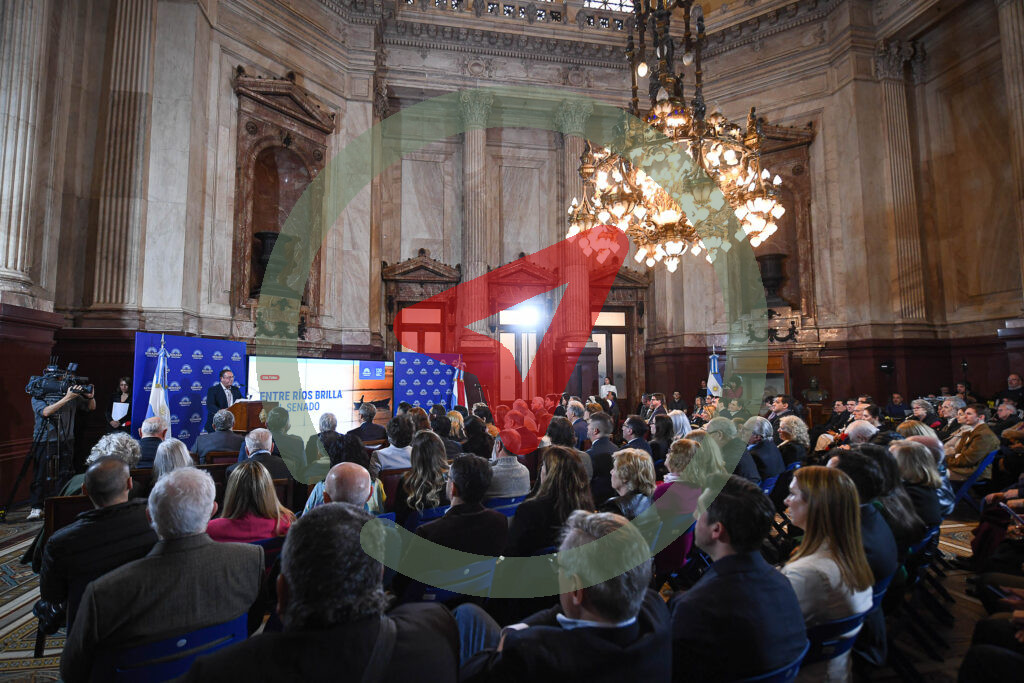 Presentación de Entre Ríos Brilla ante el público en el Salón Azul del Senado